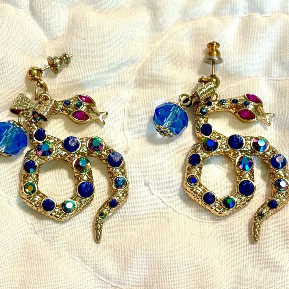 BETSEY JOHNSON EARRINGS